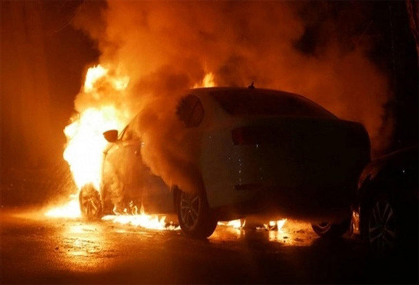 Новини Вінниці / Житель Вінниччини підпалив Mercedes роботодавця, який з ним не розрахувався